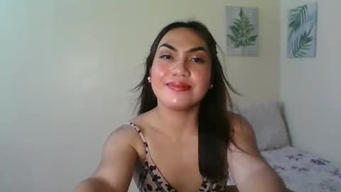 Snapshot of papigoddesslover chatting on 12-13-24, 04:22 Fina Dwarf online show from 12-13-24, 04:22