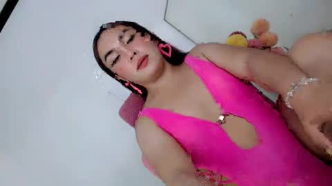 Snapshot of papigoddesslover chatting on 03-08-25, 04:39 Fina Dwarf online show from 03-08-25, 04:39