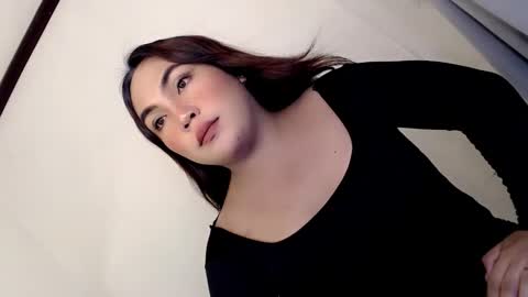 Snapshot of papigoddesslover chatting on 12-16-25, 02:16 Fina Dwarf online show from 12-16-25, 02:16