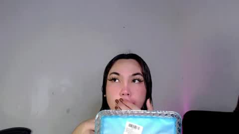 Snapshot of papigoddesslover chatting on 07-22-26, 06:27 Fina Dwarf online show from 07-22-26, 06:27