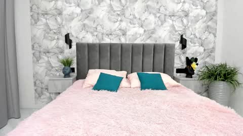 Snapshot of paradi_se chatting on 11-30-25, 08:29 Melena online show from 11-30-25, 08:29