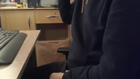 Sascha online show from 11-11-25, 06:02