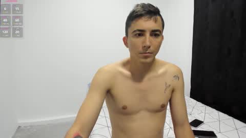 Snapshot of pareja_curiosa19 chatting on 10-21-25, 02:01 pareja_curiosa19 online show from 10-21-25, 02:01