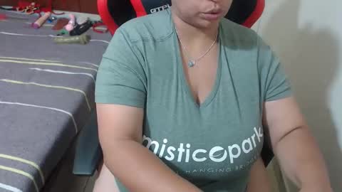 Luna online show from 05-24-26, 11:37