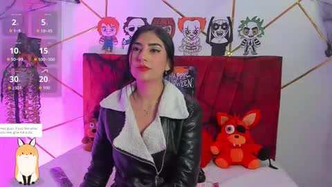 paris_evans_01 online show from 10-23-25, 12:48