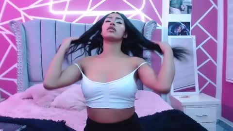 Snapshot of paris_hot12 chatting on 01-28-25, 01:38 paris online show from 01-28-25, 01:38