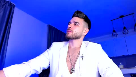 Paris online show from 12-25-24, 02:14