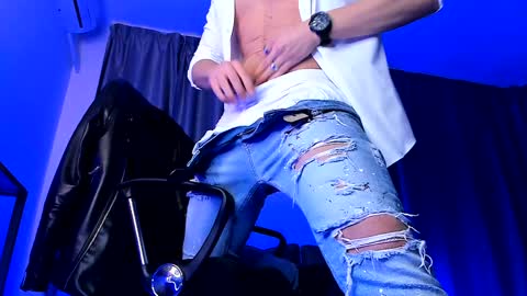 Paris online show from 12-29-24, 05:10