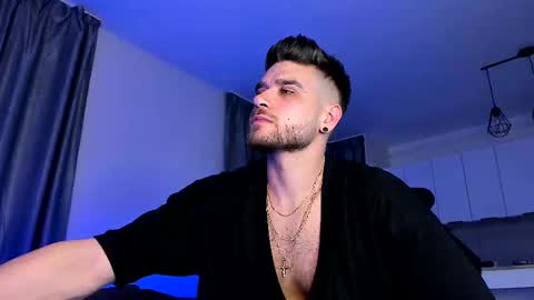 Paris online show from 02-28-25, 07:56