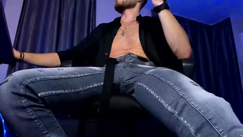 Paris online show from 10-14-25, 09:15