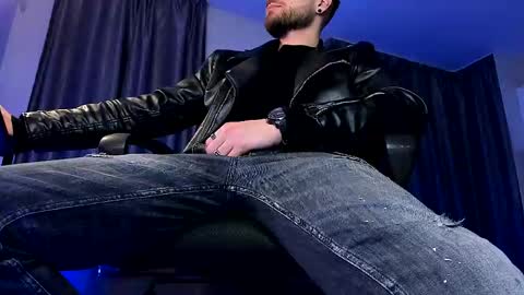 Paris online show from 03-28-26, 10:42