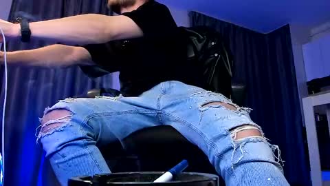 Paris online show from 04-26-26, 11:24