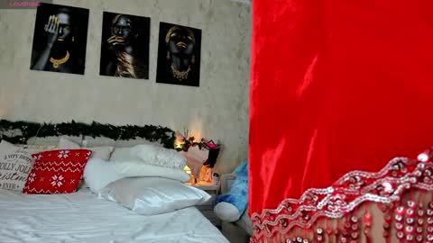 Paris online show from 12-24-24, 05:05