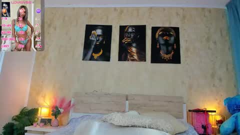 Paris online show from 03-03-25, 07:21