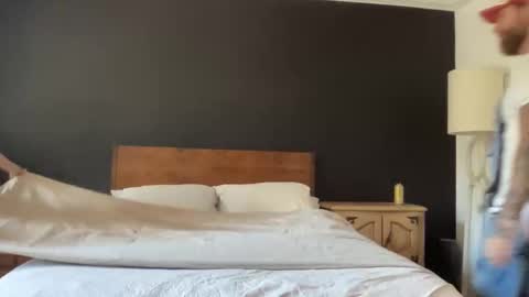 Hairy Paris online show from 05-18-26, 02:34