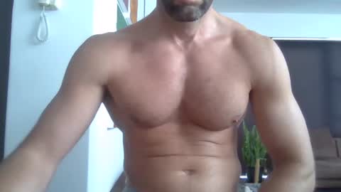 Snapshot of parisien75015 chatting on 12-16-24, 12:16 Porn Actor 21cm Hetero online show from 12-16-24, 12:16