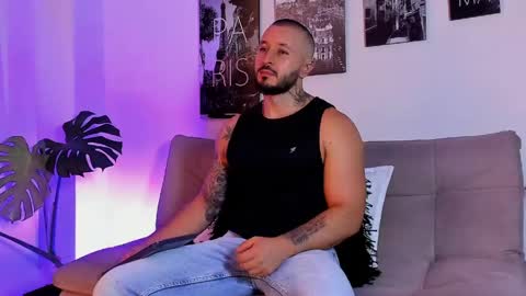 Snapshot of parker_lavine chatting on 06-07-26, 01:10 parker lavine online show from 06-07-26, 01:10