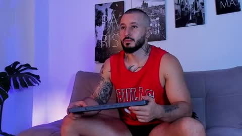 Snapshot of parker_lavine chatting on 06-26-26, 02:38 parker lavine online show from 06-26-26, 02:38