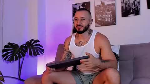 Snapshot of parker_lavine chatting on 07-14-26, 02:16 parker lavine online show from 07-14-26, 02:16