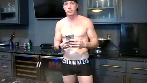 Snapshot of parkerflexes chatting on 06-29-26, 01:00 Parker online show from 06-29-26, 01:00