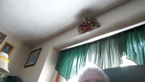 Snapshot of part86 chatting on 12-27-24, 06:42 part86 online show from 12-27-24, 06:42