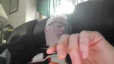 Snapshot of part86 chatting on 10-19-25, 06:52 part86 online show from 10-19-25, 06:52