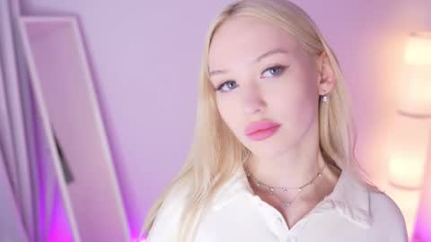 Sofi online show from 11-19-25, 10:59