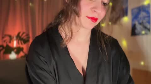 Snapshot of passionessa chatting on 01-14-25, 07:21 Call me Miss Alice Careful Passion Queen online show from 01-14-25, 07:21