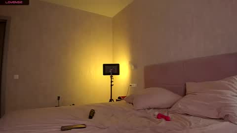 Patricia online show from 10-18-25, 04:19