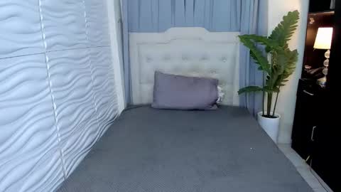 Snapshot of patricia_miller08 chatting on 10-25-25, 06:43 patricia_miller08 online show from 10-25-25, 06:43