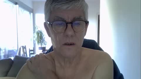 Snapshot of patrick5275 chatting on 05-25-26, 05:24 patrick5275 online show from 05-25-26, 05:24