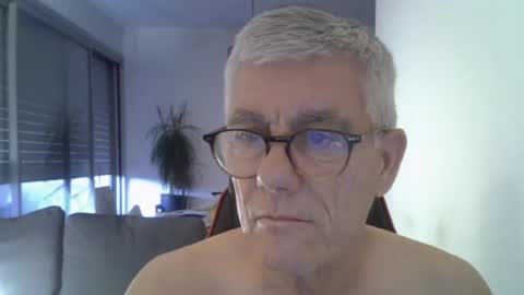 Snapshot of patrick5275 chatting on 06-17-26, 04:15 patrick5275 online show from 06-17-26, 04:15