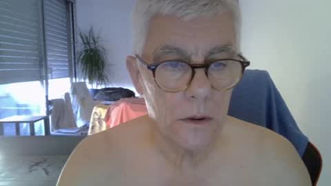 Snapshot of patrick5275 chatting on 06-25-26, 05:07 patrick5275 online show from 06-25-26, 05:07