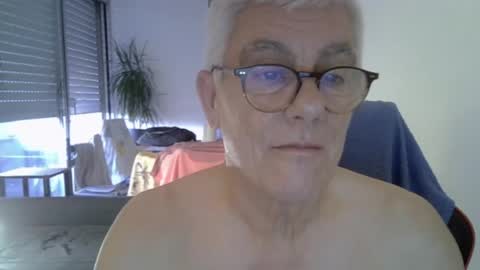 Snapshot of patrick5275 chatting on 06-25-26, 05:12 patrick5275 online show from 06-25-26, 05:12