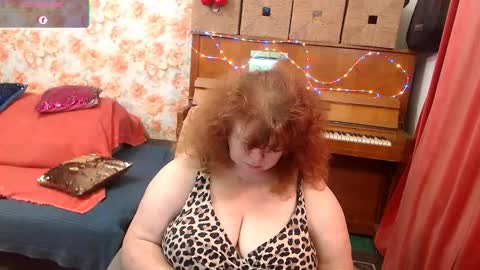 PatsyORose online show from 12-01-25, 01:54