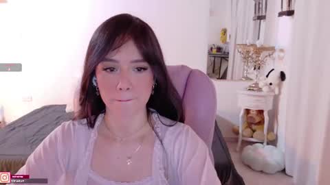 Snapshot of pau_cute chatting on 07-01-26, 09:25 Sofa online show from 07-01-26, 09:25