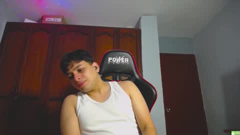 Snapshot of paul_crewe chatting on 12-18-25, 01:11 paul_crewe online show from 12-18-25, 01:11