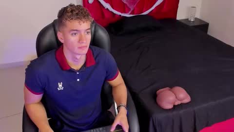 Snapshot of paul_george212 chatting on 10-28-25, 02:42 Paull George online show from 10-28-25, 02:42