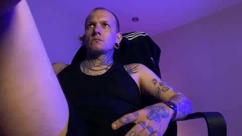 Snapshot of paul_razor chatting on 12-14-25, 01:38 Paul online show from 12-14-25, 01:38