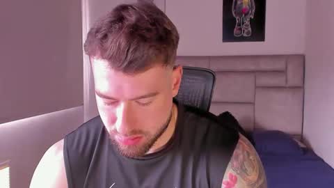 Snapshot of paul_roger chatting on 05-17-26, 04:03 PAUL ROGER online show from 05-17-26, 04:03