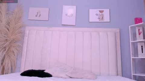 Pau online show from 10-24-25, 07:43