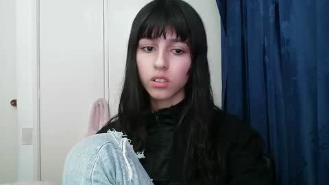 Snapshot of paulainblue chatting on 12-04-24, 12:52   online show from 12-04-24, 12:52