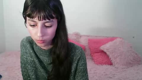 Snapshot of paulainblue chatting on 02-11-25, 02:35   online show from 02-11-25, 02:35