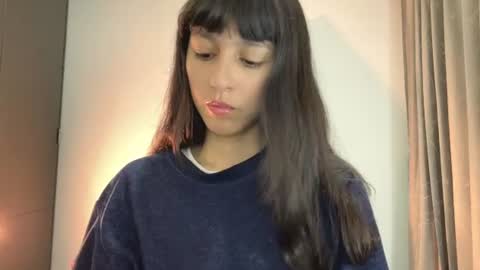 Snapshot of paulainblue chatting on 06-11-26, 02:22 online show from 06-11-26, 02:22