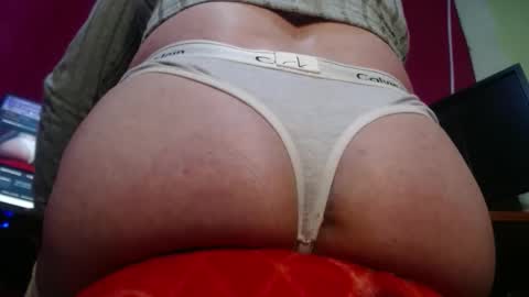 Snapshot of paulavaltina21 chatting on 11-17-25, 12:27 PAULA VALENTINA online show from 11-17-25, 12:27