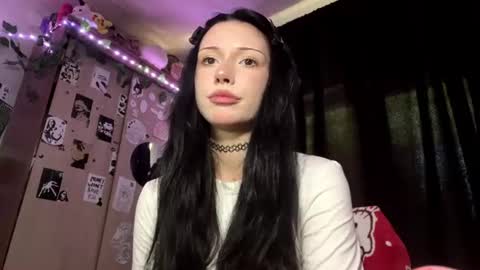 Snapshot of pauleneschaaf chatting on 07-27-26, 06:20 Mia online show from 07-27-26, 06:20