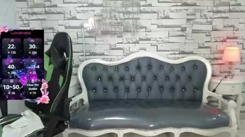 Snapshot of paulette37_a chatting on 07-03-26, 01:06 Paulette online show from 07-03-26, 01:06