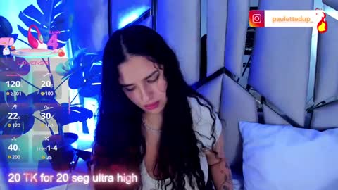 Snapshot of paulette_dupont_ chatting on 09-18-25, 12:23 paulette_dupont_ online show from 09-18-25, 12:23