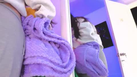 Snapshot of paulette_dupont_ chatting on 11-23-25, 03:06 paulette_dupont_ online show from 11-23-25, 03:06