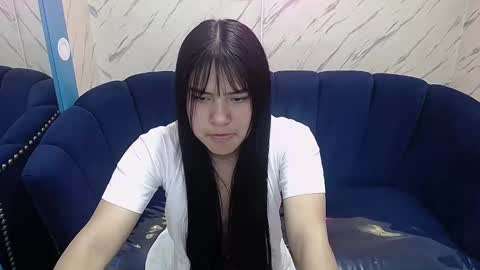 Snapshot of paulette_v chatting on 01-27-25, 04:22 Live 800am 200pm COLOMBIAN HOUR online show from 01-27-25, 04:22